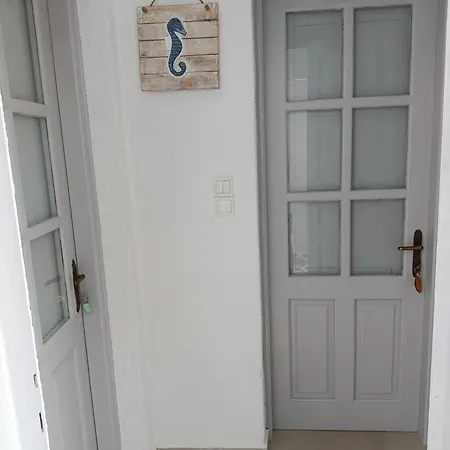 Nikolas House Close To Town Apartment