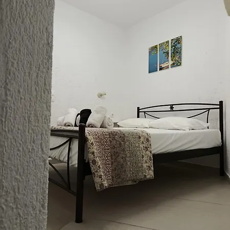 Apartment Nikolas House Close To Town