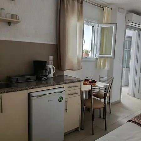 Apartment Nikolas House Close To Town