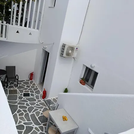 Nikolas House Close To Town Apartment