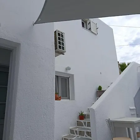 Apartment Nikolas House Close To Town